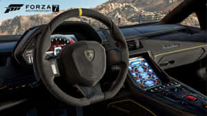 Forza Motorsport 7 中林寶堅尼的內部，藍色控制裝置和山景。