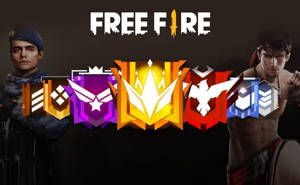 兩名男性玩家兩側襯托著色彩繽紛的Free Fire遊戲徽章和標誌。
