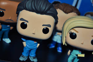 身穿醫護服裝的 Funko Pop 公仔，擁有黑色大眼睛。