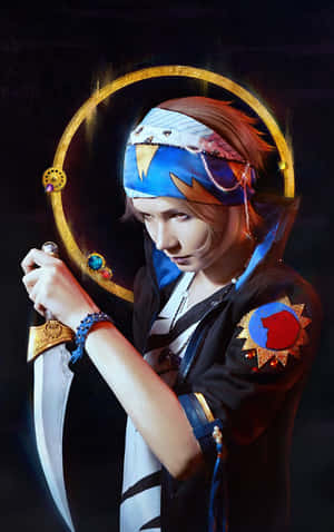 動漫角色cosplay在金色光環下持劍 — Nubia Flip2 壁紙