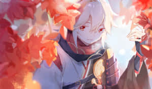 白髮紅眼的動漫角色，在飄落的紅葉間微笑。