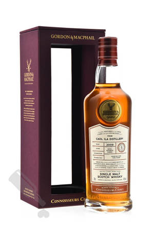 一瓶Caol Ila 2009單一麥芽蘇格蘭威士忌及其栗色禮品盒。