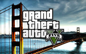 Grand Theft Auto V 標誌疊加在黃昏時分的金門大橋上。