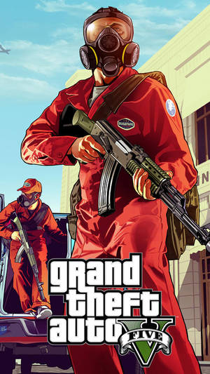 GTA V場景中，兩個戴面具、身穿紅色連身衣的武裝角色站在車旁。