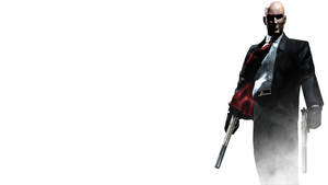 沉默的刺客身穿黑色西裝，手持兩把手槍，腳邊煙霧升騰。