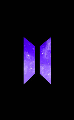 紫色BTS標誌，內部有星星和星雲，黑色背景