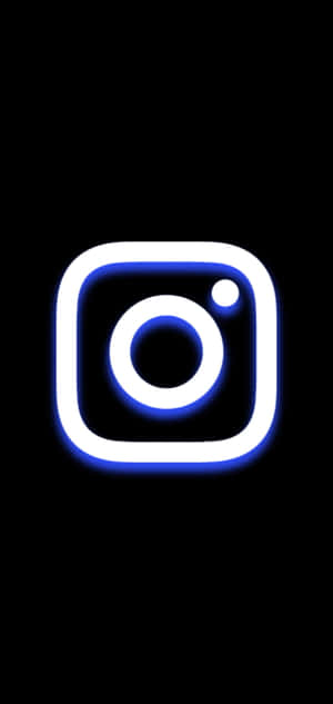 黑色背景上發光的Instagram標誌
