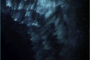 黑暗的宇宙星雲，帶有旋轉的藍色雲團和深空中的遙遠星星。