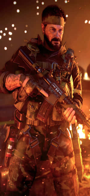 身穿戰鬥裝備的士兵在夜間的火花中手持步槍。 — POCO M8s 壁紙