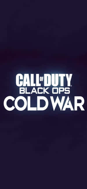 深紫色背景上的 Call of Duty Black Ops Cold War 遊戲標題標誌 — Redmi K90 壁紙