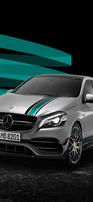 銀色 Mercedes-AMG 在深色抽象背景上帶有青綠色條紋