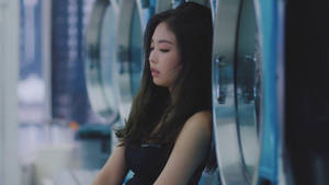 金珍妮《SOLO》MV 洗衣店場景