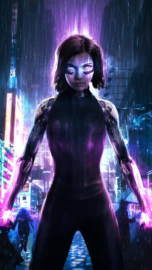賽博龐克女性在雨夜霓虹城中擁有發光的眼睛和手臂