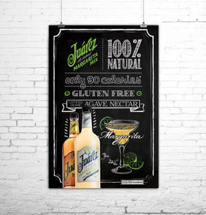白色磚牆上的Juárez瑪格麗特混合飲料海報，宣傳100%天然無麩質飲料。