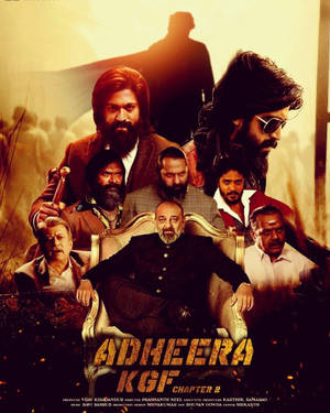 《Adheera KGF Chapter 2》電影海報，男子在金色燈光下擺出戲劇性姿勢。