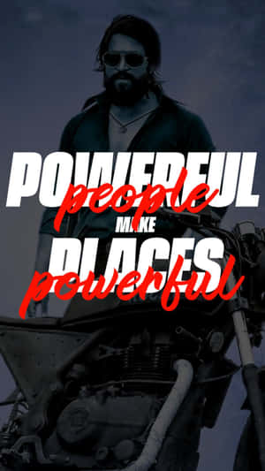 一個留鬍鬚同戴太陽眼鏡嘅男人企喺電單車後面，粗體字句寫住 'POWERFUL people MAKE PLACES powerful'。 — 巫妖王之怒 壁紙