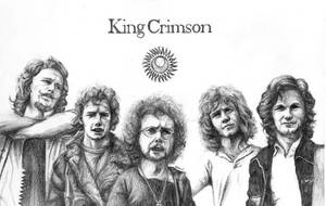 King Crimson 樂團成員的黑白鉛筆素描肖像。