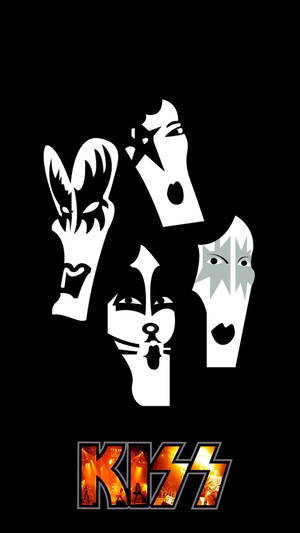KISS樂隊標誌，四位成員以白色臉部彩繪和火焰字體呈現。