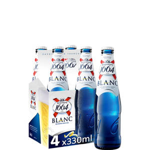 六瓶Kronenbourg 1664 Blanc啤酒瓶，帶有冷凝水，四瓶在包裝中，兩瓶散裝。