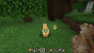 兩隻Minecraft雞在一個有草地的森林中，樹木和玩家界面可見。