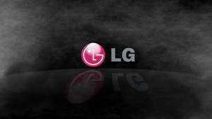 LG 標誌帶有粉紅色圓形標誌和灰色文字，在深色煙霧背景上帶有倒影。 — 凌志標誌 GIF 壁紙