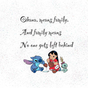 Lilo、Stitch 和一個小外星人分享茶，並附有引言 Ohana 意味著家人。 — 窩心語錄 壁紙