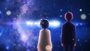 兩個動漫角色在夜晚觀看水中反射的發光星雲。 — 星星 壁紙