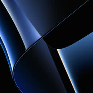 在黑色背景上帶有發光邊緣的抽象藍色彎曲形狀