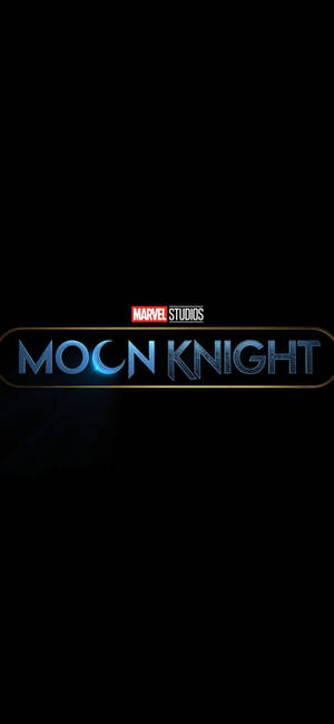 Moon Knight 標題標誌在黑色背景上發出藍色光芒。 — iPhone 16 壁紙