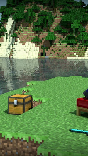 Minecraft場景，草地上有箱子，靠近水邊，背景是樹木繁茂的山丘。