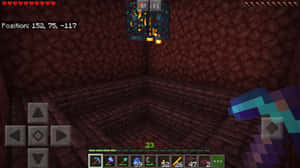 Minecraft 地獄中的玩家在發光的熔岩儲物箱附近手持鑽石劍。 — 型格 Minecraft 壁紙