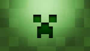 Minecraft 的綠色像素化爬行者面孔 — 最佳 Minecraft 壁紙