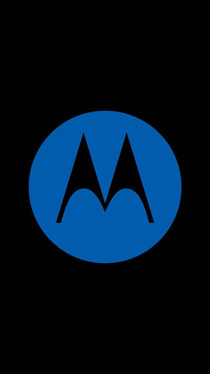 藍色圓圈中的 Motorola 標誌，黑色背景 — Motorola 壁紙