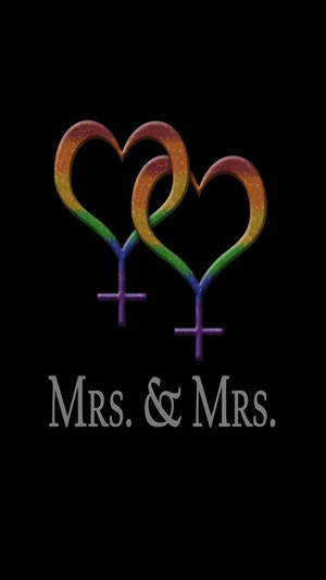 兩個彩虹色的心形女性符號，帶有「Mrs. & Mrs.」文字。