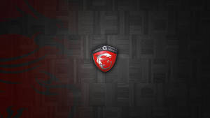 深色木地板上帶有紅色龍設計的 MSI Gaming G Series 標誌。