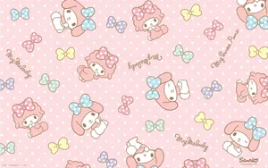 在粉紅色圓點牆紙上重複的 My Melody 角色和蝴蝶結。