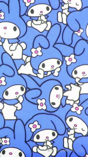藍色 My Melody 角色手持粉紅色花朵的重複圖案。