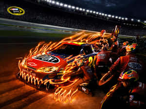 夜間進站時被火焰吞沒的NASCAR賽車。