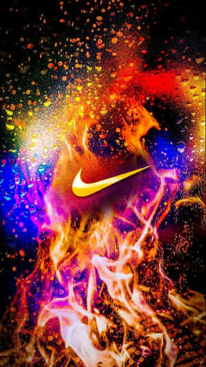 金色Nike標誌被熾熱火焰和雨滴環繞在黑暗背景上。