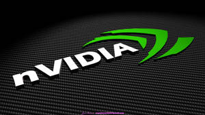 Nvidia 標誌在碳纖維背景上，帶有綠色點綴和照明效果。