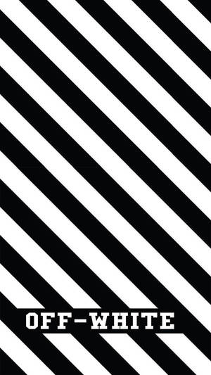 帶有 Off-White 標誌的黑白對角條紋圖案。