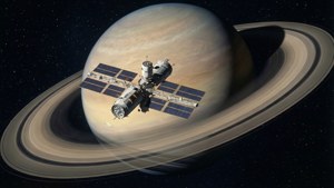太空站環繞一個環狀行星在深空中，星星可見