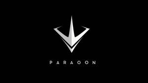 一個銀色幾何標誌，帶有PARAGON字樣，置於黑色背景上。