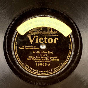 1908年Victor唱片標籤的特寫，帶有爵士音樂細節。