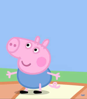 Peppa Pig 喺藍天下嘅小路上微笑，雙臂張開。 — 小米Mix Flip 2 壁紙