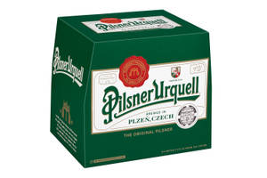 綠色Pilsner Urquell啤酒六罐裝盒，帶有白色和金色標籤。