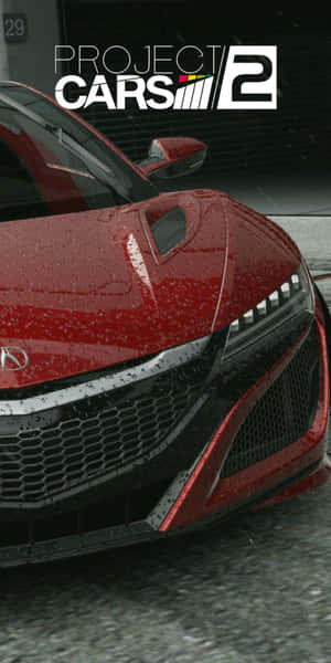 紅色賽車，引擎蓋上有雨滴，車頭燈在潮濕賽道上發光。