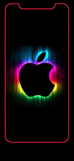 智能手機屏幕上帶有彩虹光芒的Apple標誌 — Tecno Spark 40 Pro 壁紙