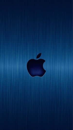 Apple標誌在拉絲藍色金屬背景上，帶有光漸變。 — 藍色 iPhone 壁紙