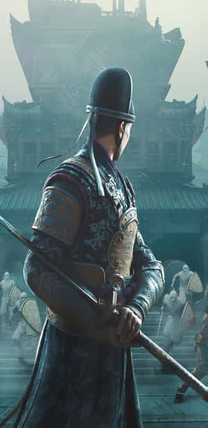 身穿華麗鎧甲的武士戰士在霧氣籠罩的城堡前持劍，下方士兵正在交戰。 — 榮耀戰魂 壁紙